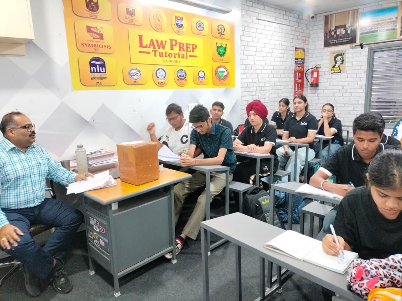 CLAT Hybrid Coaching